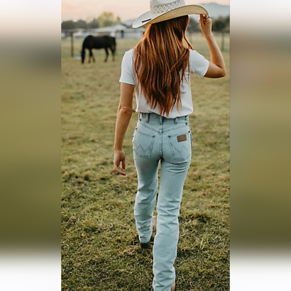 Womens wrangler cowboy cut 28x30